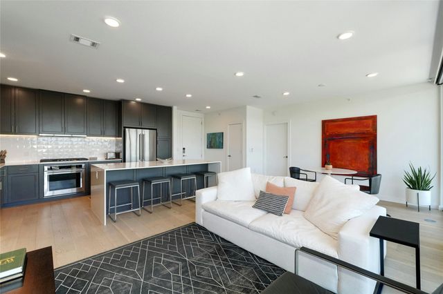 1600 S 1st ST 403, Austin, TX 78704