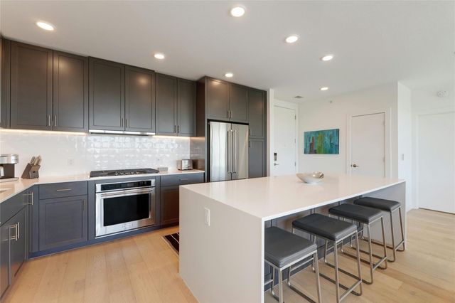 1600 S 1st ST 403, Austin, TX 78704