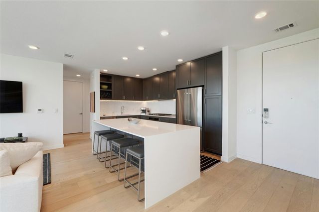 1600 S 1st ST 403, Austin, TX 78704