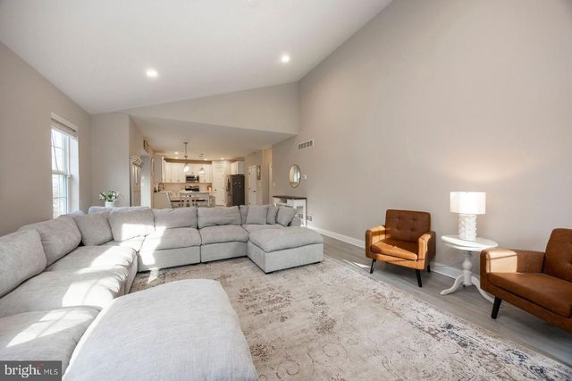 318 DOUGLASS DR, Douglassville, PA 19518