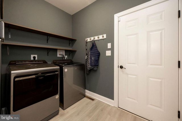 318 DOUGLASS DR, Douglassville, PA 19518