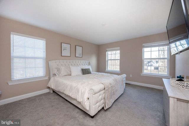 318 DOUGLASS DR, Douglassville, PA 19518