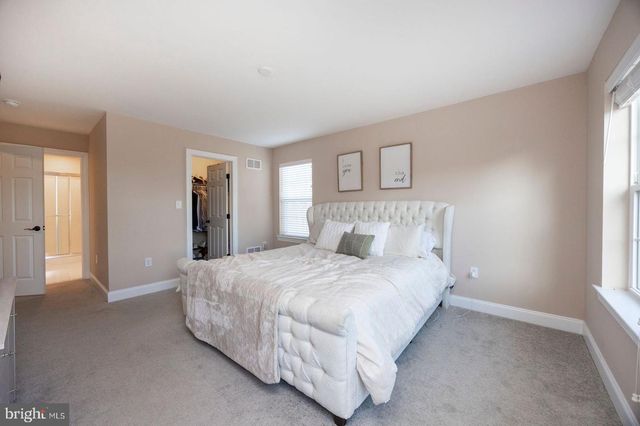 318 DOUGLASS DR, Douglassville, PA 19518