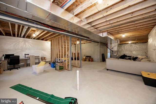 318 DOUGLASS DR, Douglassville, PA 19518