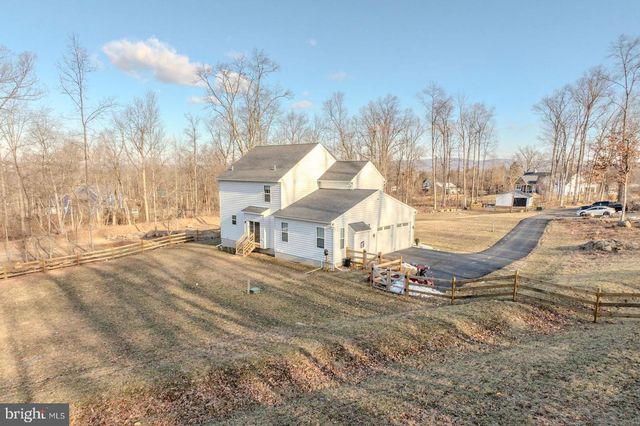 318 DOUGLASS DR, Douglassville, PA 19518