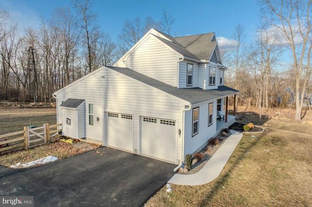 318 DOUGLASS DR, Douglassville, PA 19518