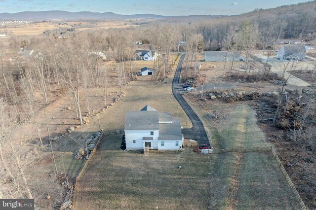 318 DOUGLASS DR, Douglassville, PA 19518