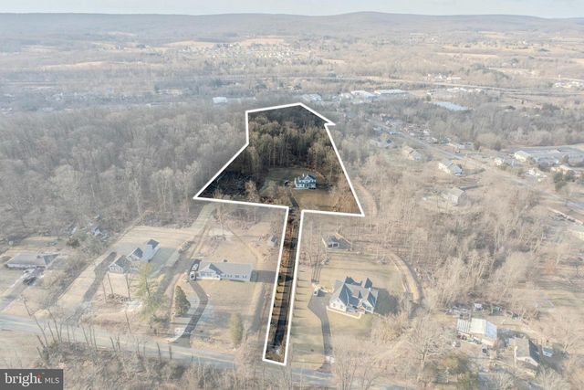 318 DOUGLASS DR, Douglassville, PA 19518