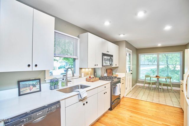 105 Westbury Court, Chapel Hill, NC 27516