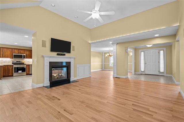 125 West Road, Cumberland, RI 02864