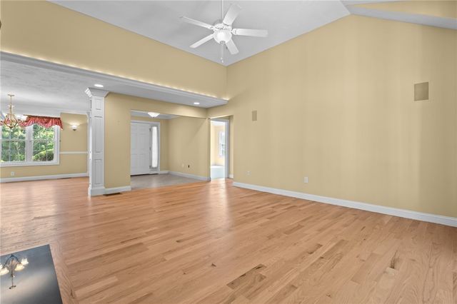 125 West Road, Cumberland, RI 02864