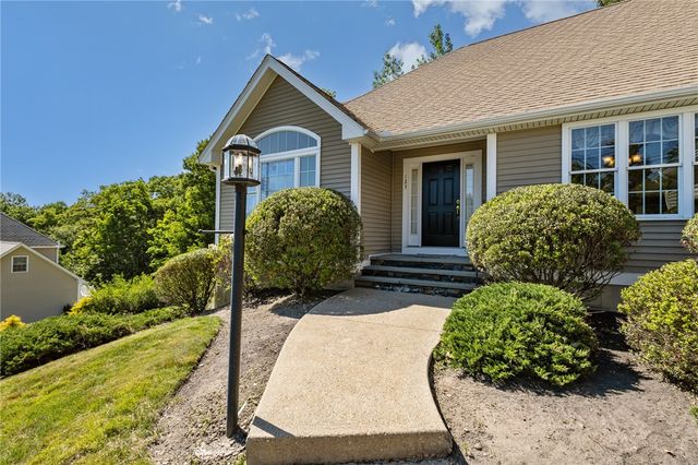 125 West Road, Cumberland, RI 02864