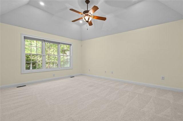 125 West Road, Cumberland, RI 02864