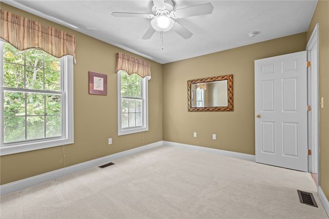 125 West Road, Cumberland, RI 02864