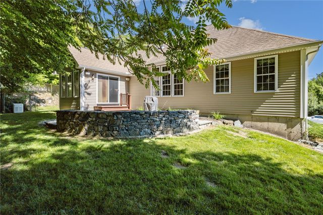 125 West Road, Cumberland, RI 02864