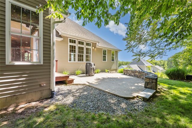 125 West Road, Cumberland, RI 02864