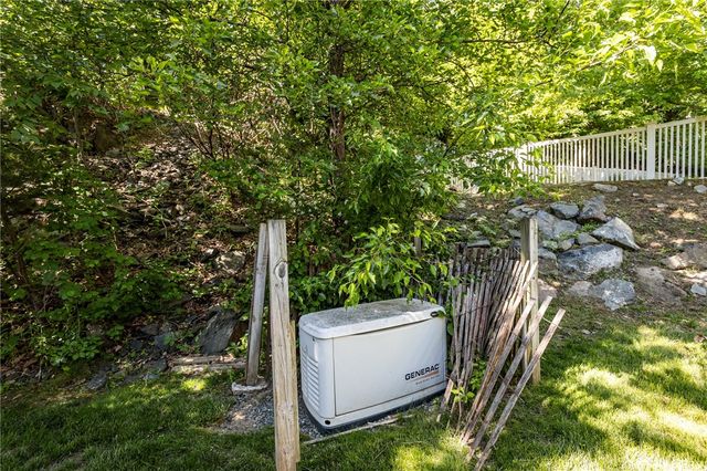 125 West Road, Cumberland, RI 02864