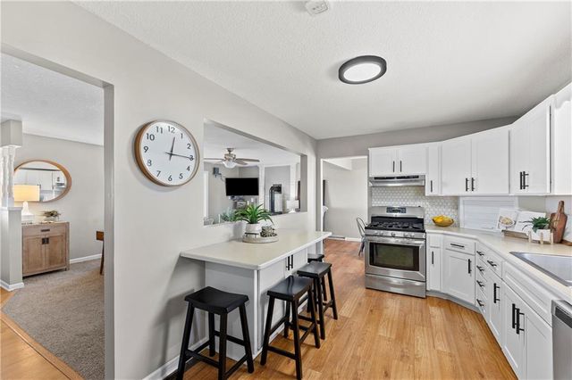 360 E 2300 Road, Edgerton, KS 66021