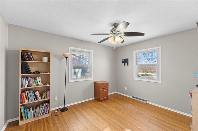 360 E 2300 Road, Edgerton, KS 66021