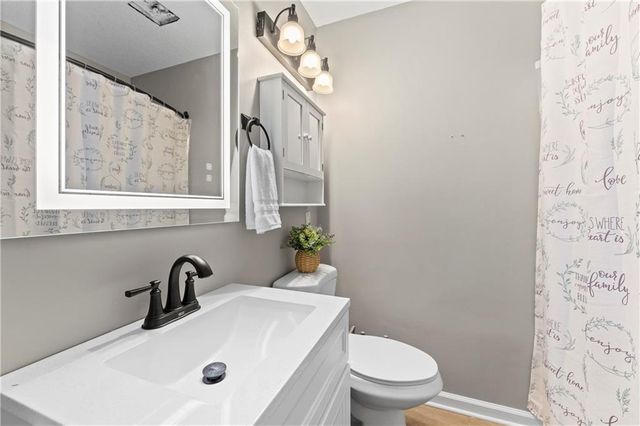 360 E 2300 Road, Edgerton, KS 66021