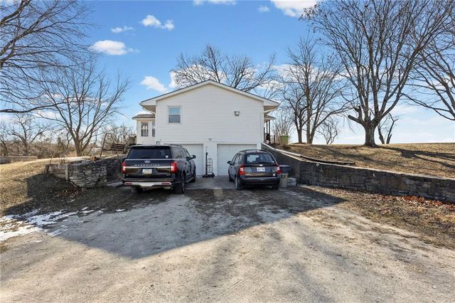 360 E 2300 Road, Edgerton, KS 66021