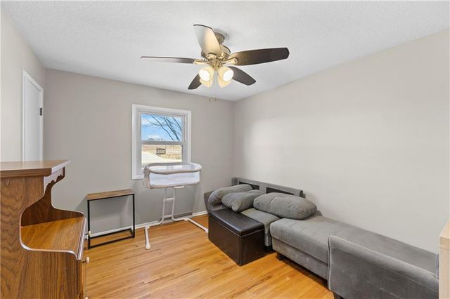 360 E 2300 Road, Edgerton, KS 66021