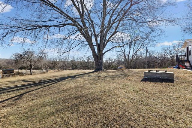 360 E 2300 Road, Edgerton, KS 66021