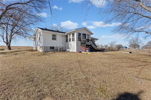 360 E 2300 Road, Edgerton, KS 66021