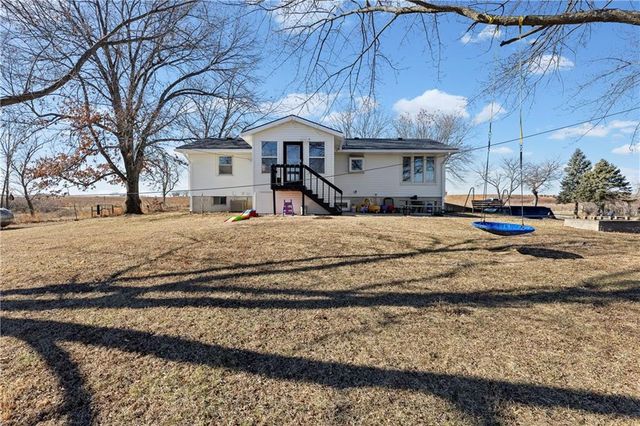 360 E 2300 Road, Edgerton, KS 66021