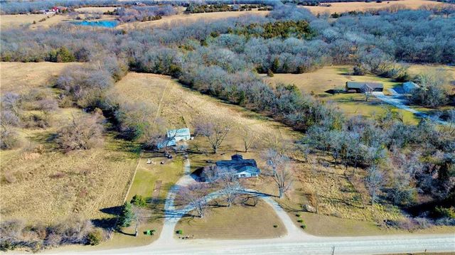 360 E 2300 Road, Edgerton, KS 66021