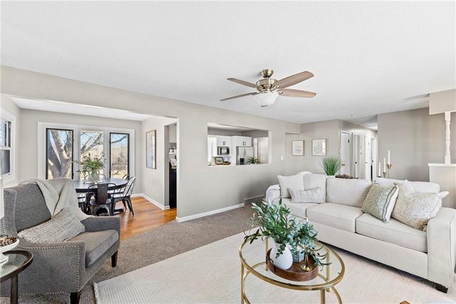 360 E 2300 Road, Edgerton, KS 66021