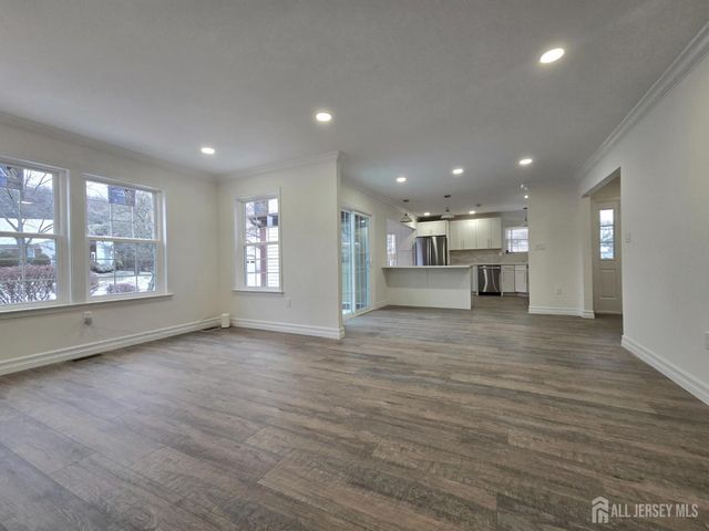 28 Rothwell Drive, Monroe, NJ 08831