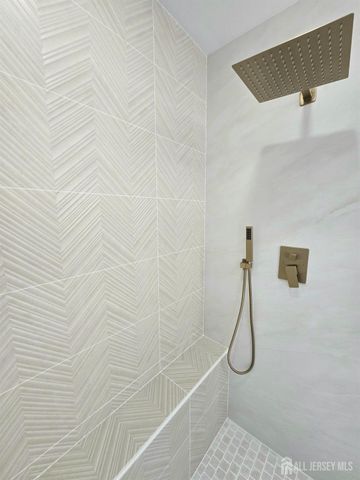 28 Rothwell Drive, Monroe, NJ 08831