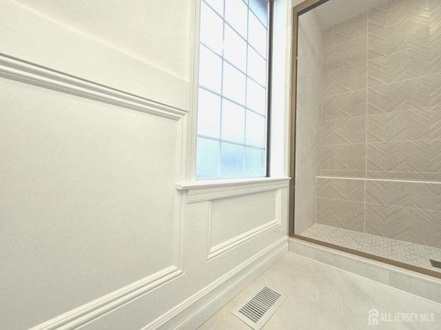 28 Rothwell Drive, Monroe, NJ 08831