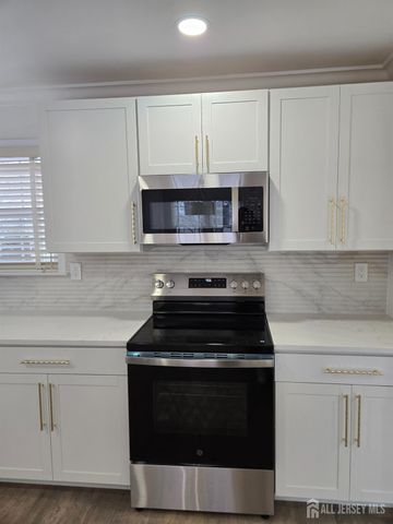 28 Rothwell Drive, Monroe, NJ 08831