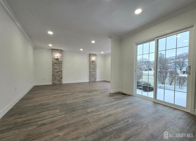 28 Rothwell Drive, Monroe, NJ 08831