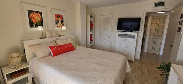 2616 N Garden Drive N 204, Lake Worth, FL 33461