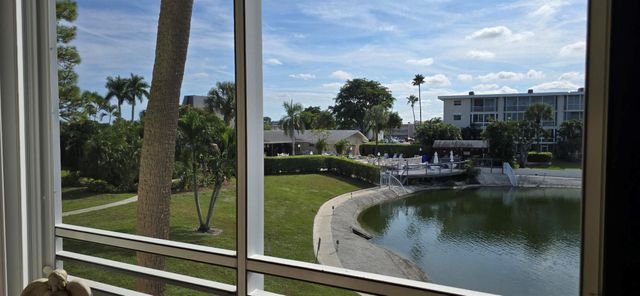 2616 N Garden Drive N 204, Lake Worth, FL 33461