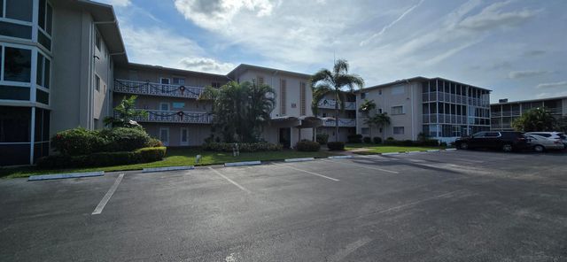 2616 N Garden Drive N 204, Lake Worth, FL 33461
