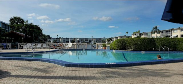 2616 N Garden Drive N 204, Lake Worth, FL 33461