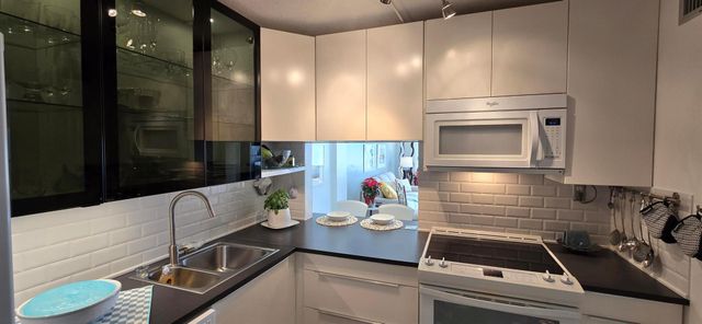 2616 N Garden Drive N 204, Lake Worth, FL 33461