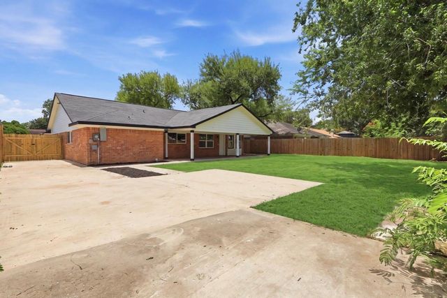371 Sulky Trail Street, Houston, TX 77060