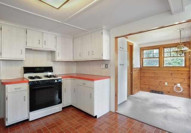 56 Lincoln Ave, Marshfield, MA 02050