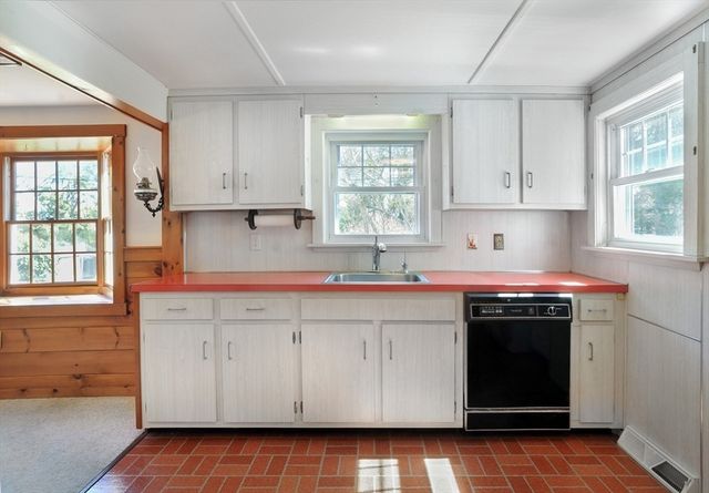56 Lincoln Ave, Marshfield, MA 02050