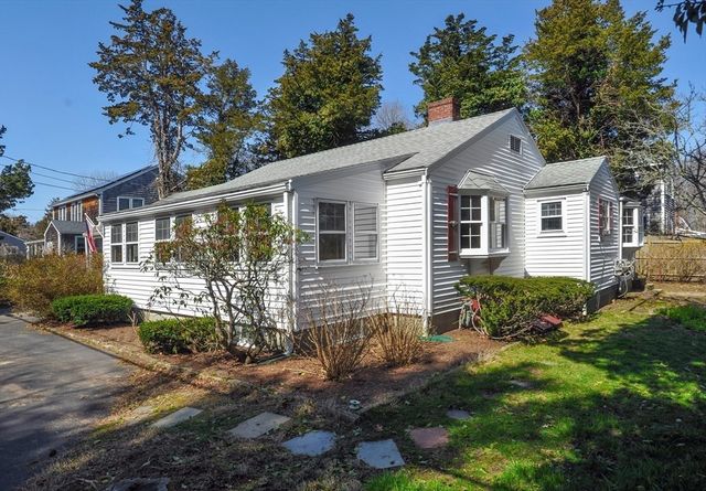 56 Lincoln Ave, Marshfield, MA 02050