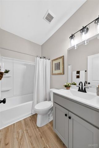 4939 Butler Hill Road, St Louis, MO 63128
