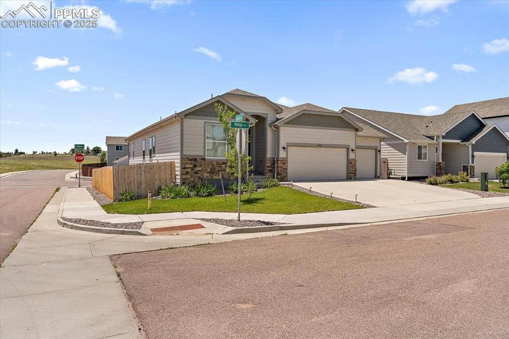 6886 Volga Drive, Colorado Springs, CO 80925