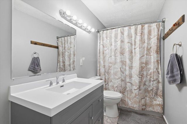 615 N 38TH Street, Council Bluffs, IA 51501