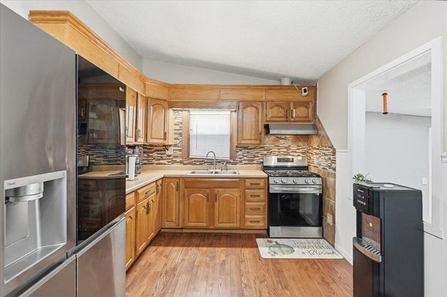 615 N 38TH Street, Council Bluffs, IA 51501