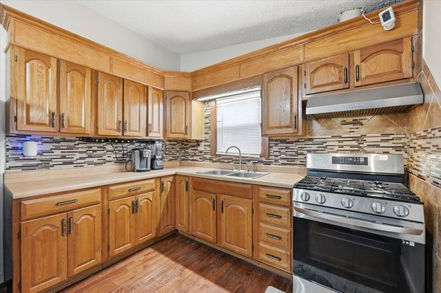 615 N 38TH Street, Council Bluffs, IA 51501